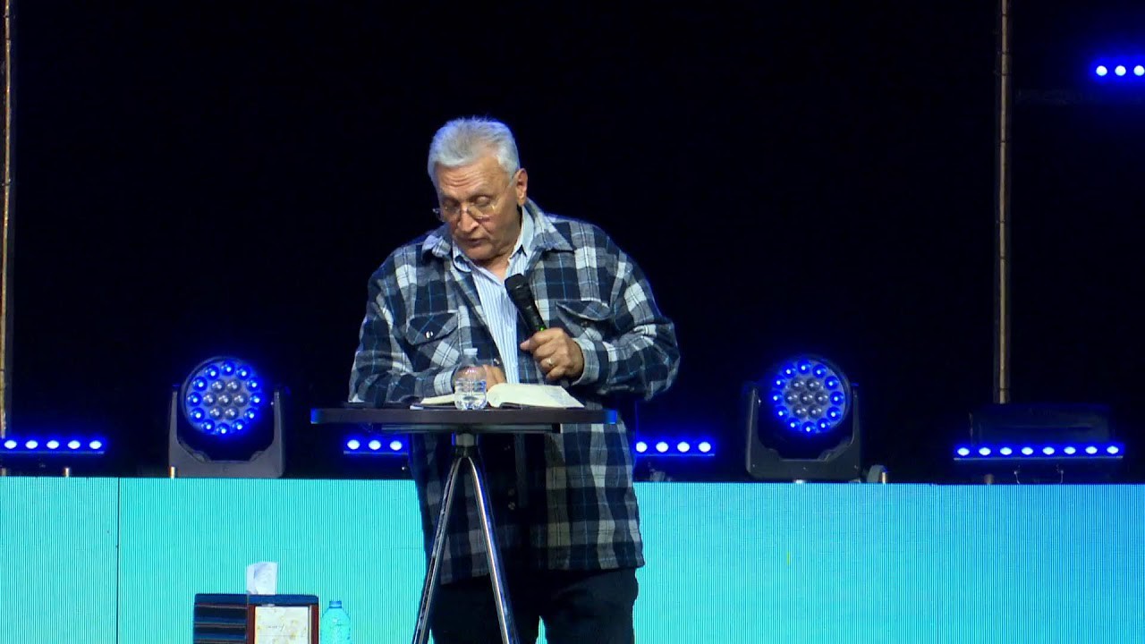 Mirándonos en el espejo correcto - Pastor Rafael Jiménez
