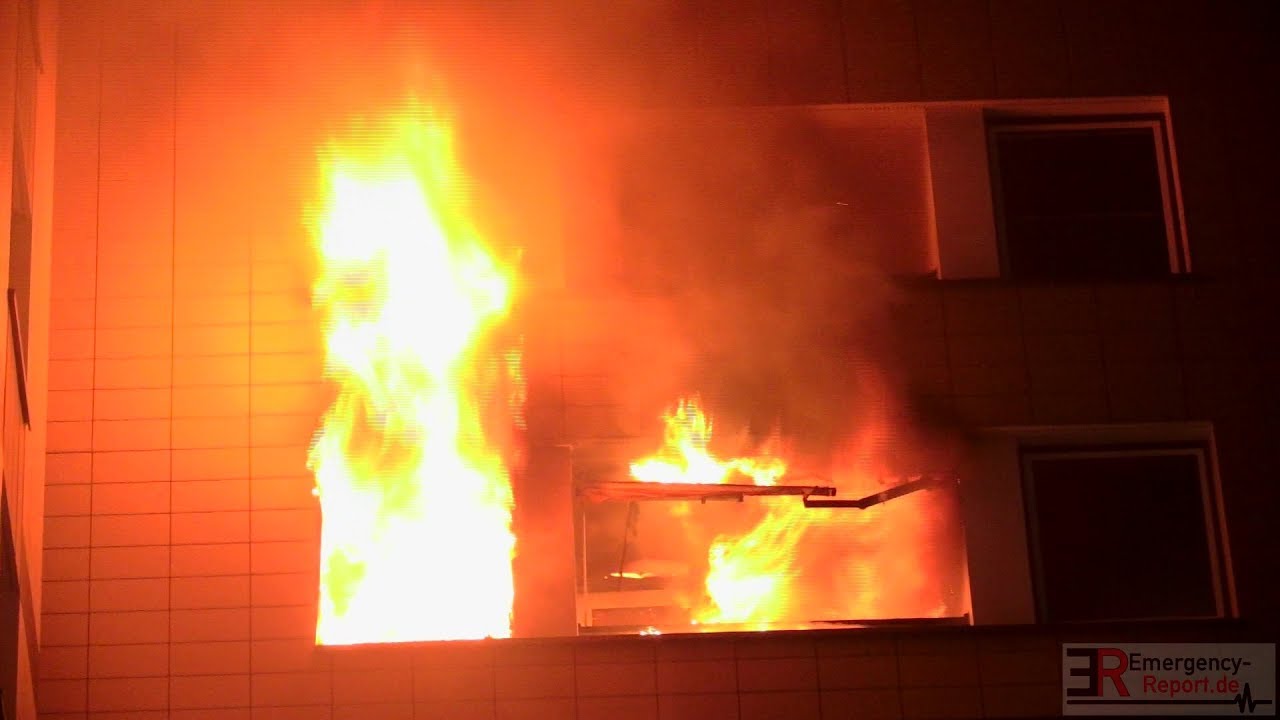 [DURCHZÜNDUNG BEI HOCHHAUSBRAND] - Wohnung im Vollbrand ~ Großeinsatz Feuerwehr Düsseldorf -