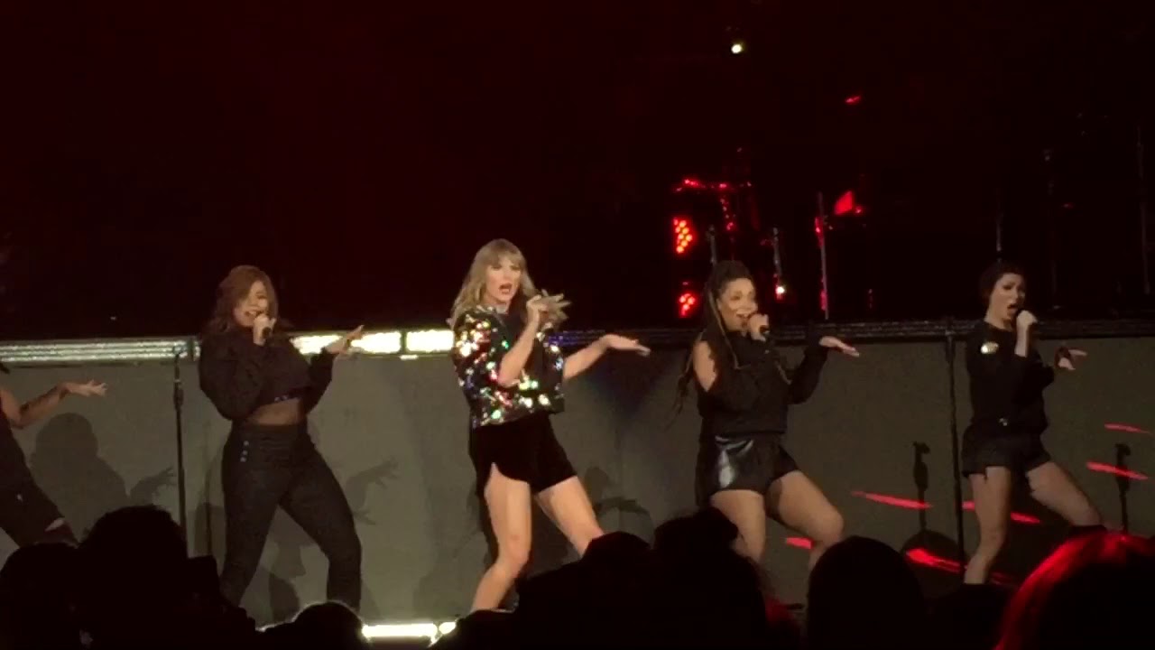 Taylor Swift - Look What You Made Me Do B96 Jingle Bash 12/7/17