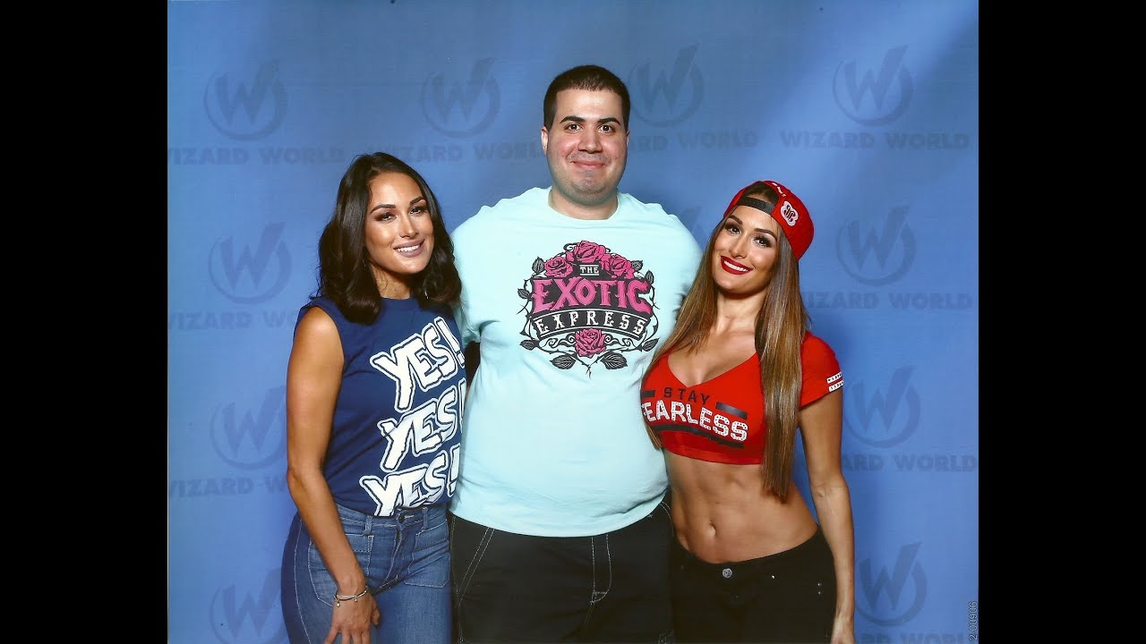 Day In The Life: Meeting The Bella Twins at Wizard World Chicago 2016!
