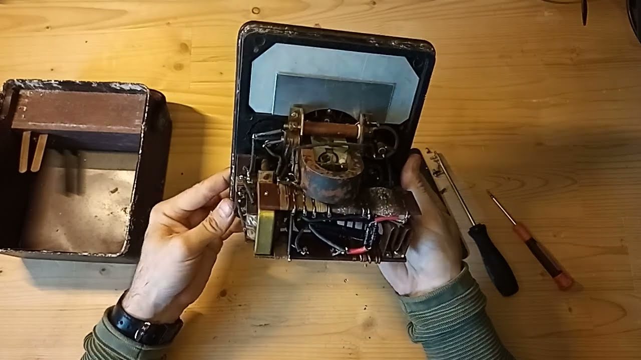 Universal Avometer model 40