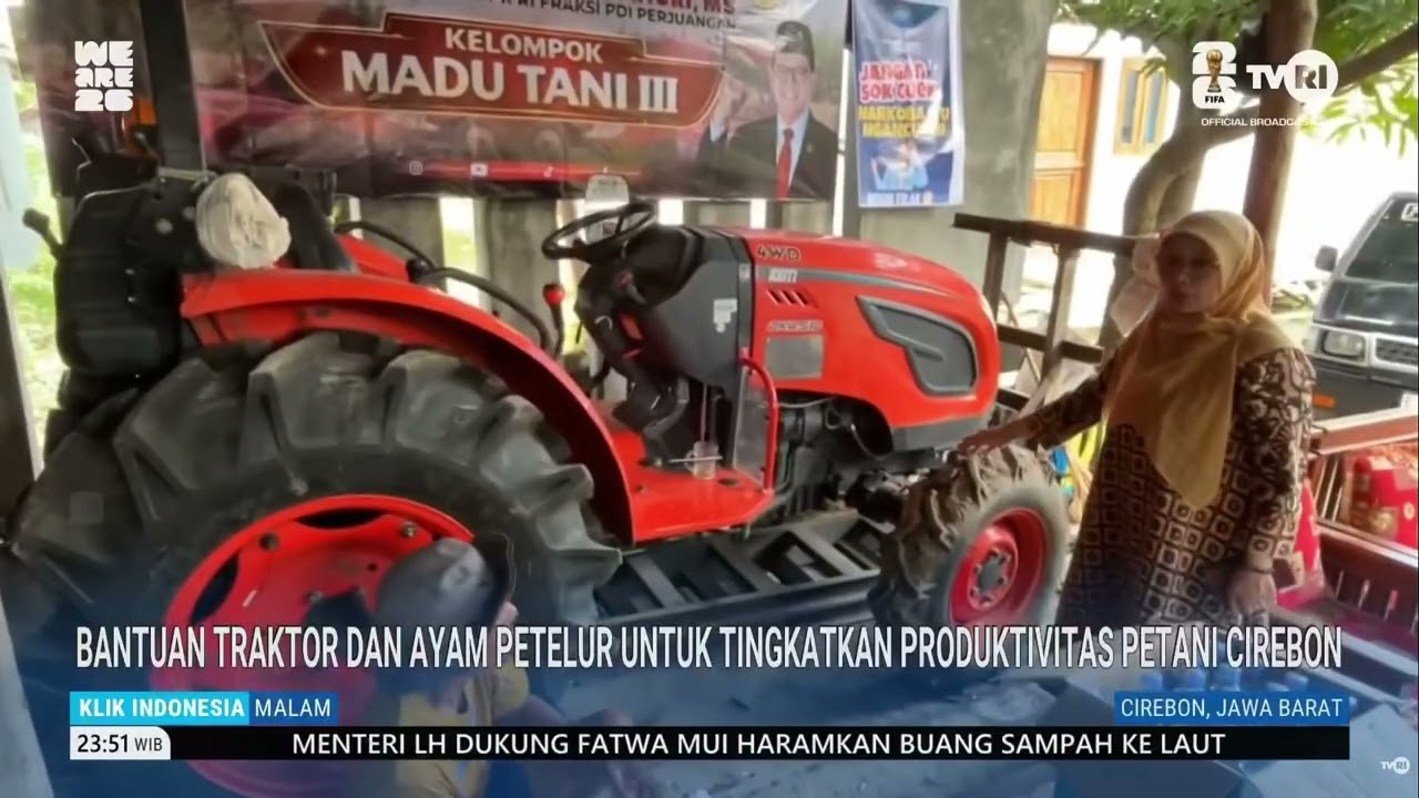 BANTUAN TRAKTOR DAN AYAM PETELUR UNTUK TINGKATKAN PRODUKTIVITAS PETANI CIREBON