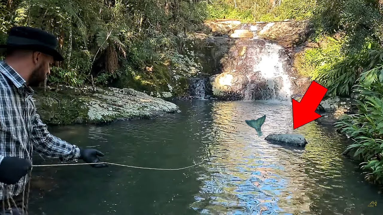 Pesca magnética e Detectorismo no Rio da Caverna Secreta [ Jack Charles ]