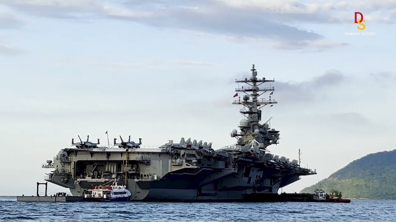 #101 🌉ĐÀ NẴNG | THUÊ TÀU RA KHƠI NHÌN CẬN CẢNH TÀU SÂN BAY USS RONALD REAGAN Ở VỊNH ĐÀ NẴNG