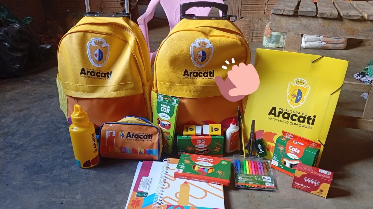 Material escolar dos gêmeos dado pela prefeitura 😍😍