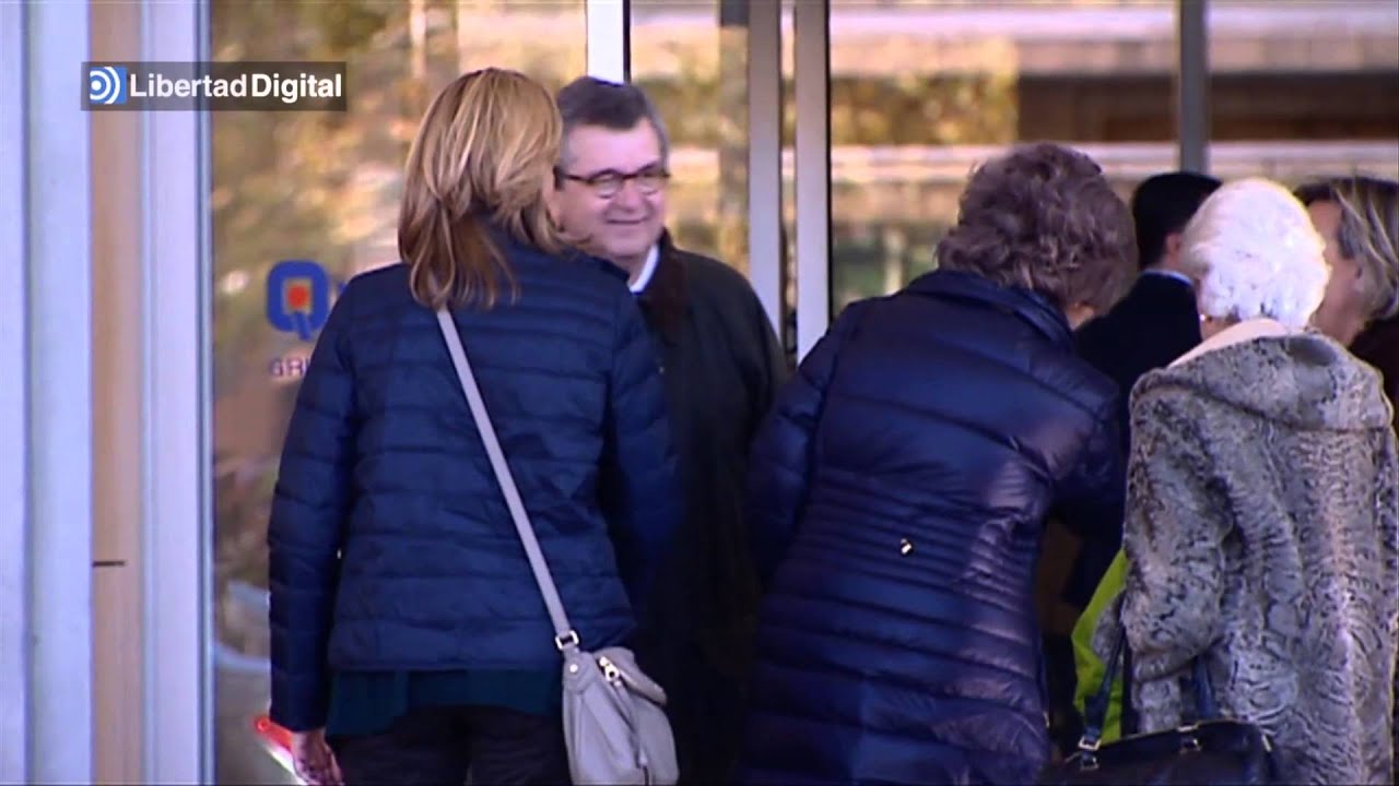 La Reina y la Infanta Cristina visitan al Rey