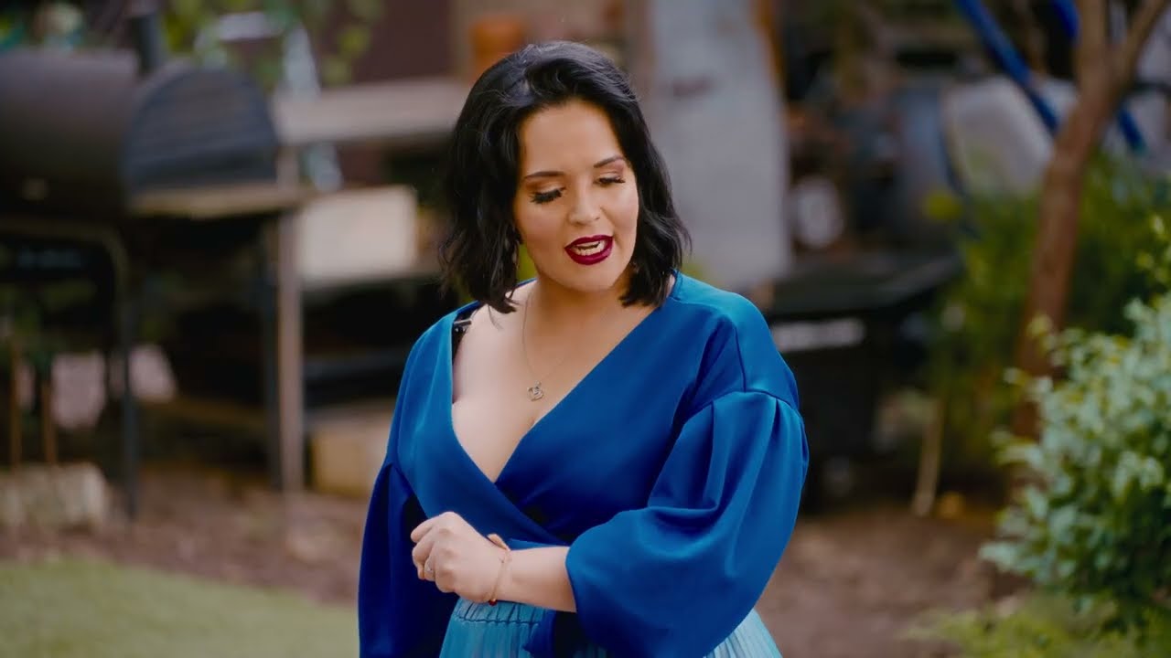 Maria Brea sings: È si vaga del tuo bene from 