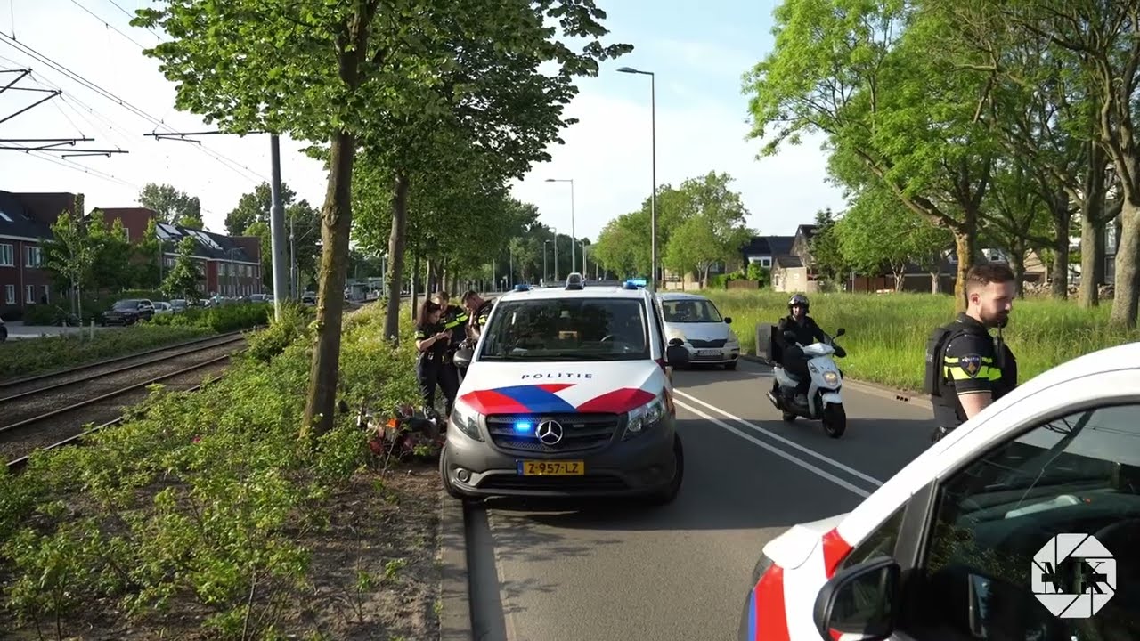 Vuurwapen aangetroffen na achtervolging met scooter Molenvliet Rotterdam