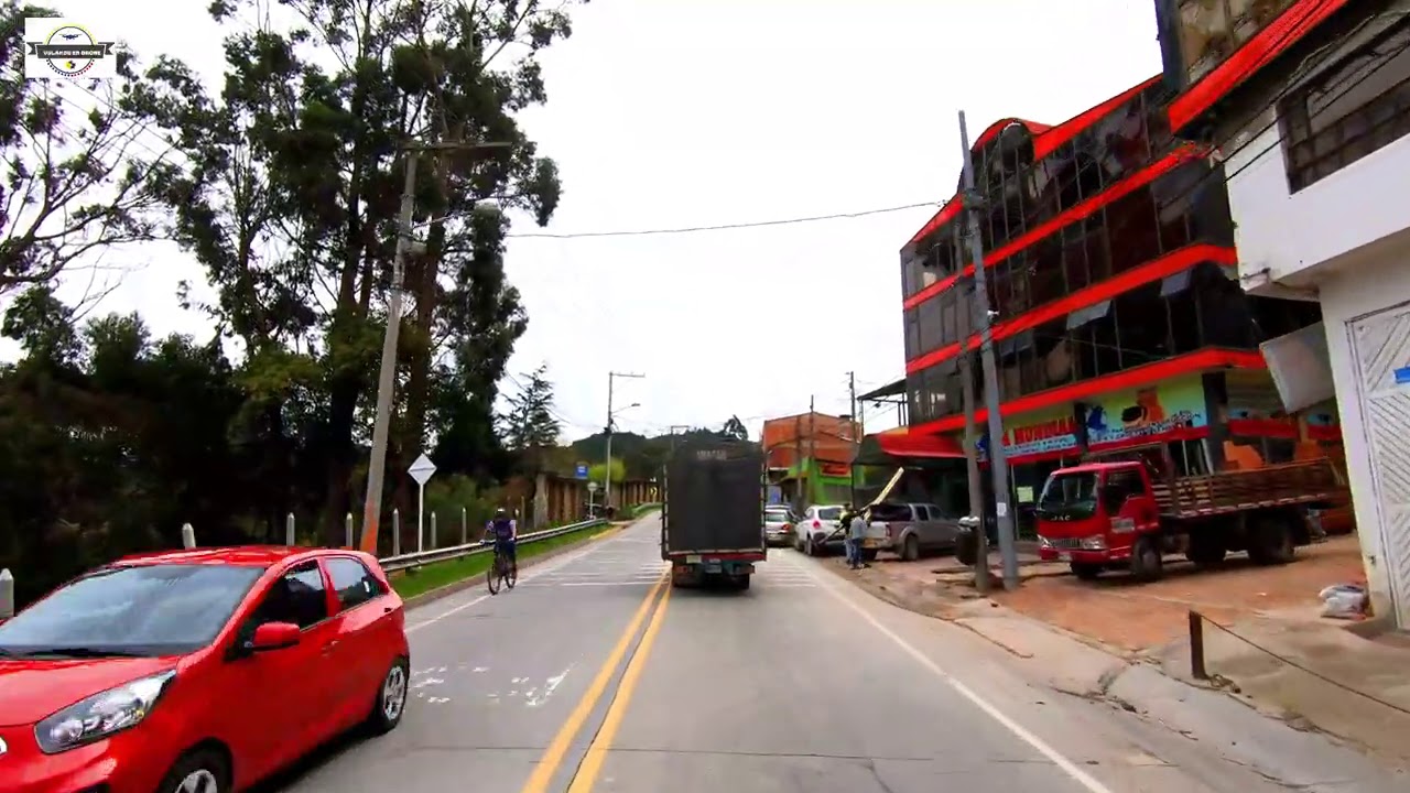 VOLANDO EN DRONE 4K -DRIVING BOGOTA LA CALERA EN TIEMPO REAL - COLOMBIA