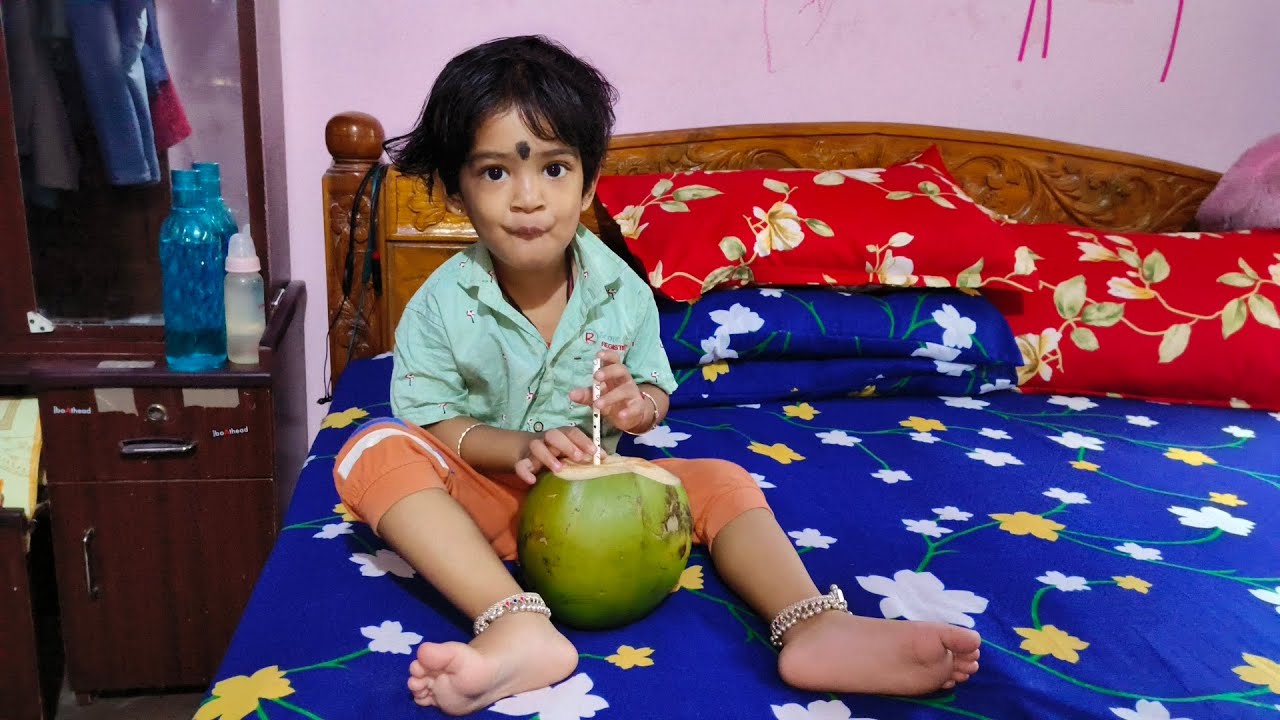 Pihu and Tender Coconut 🥥🌴| Beautiful Morning started with Coconut water