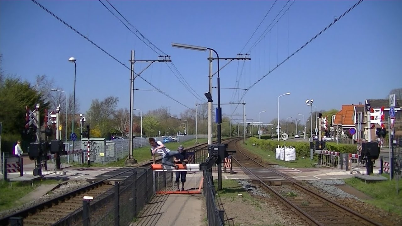 Spoorwegovergang Castricum // Dutch railroad crossing