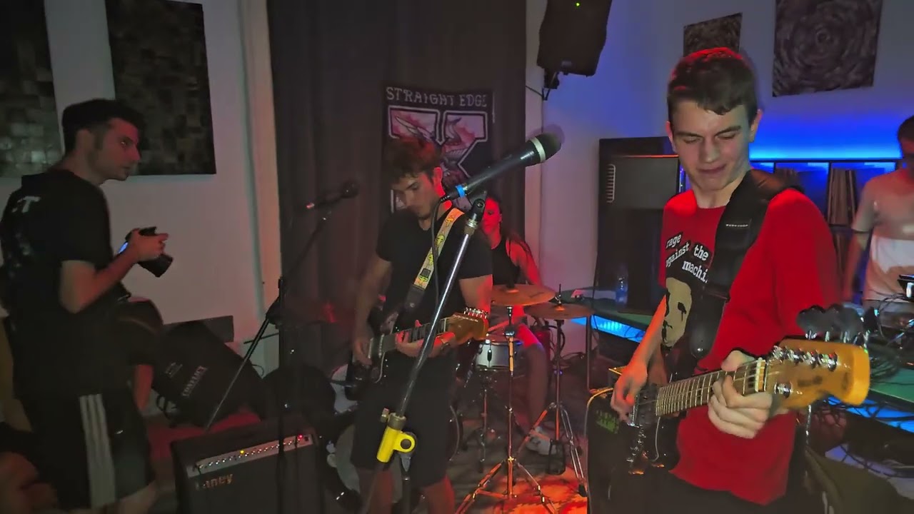 NiKola pank rok bend Pesma o Siniši na EKOSLAVIJI