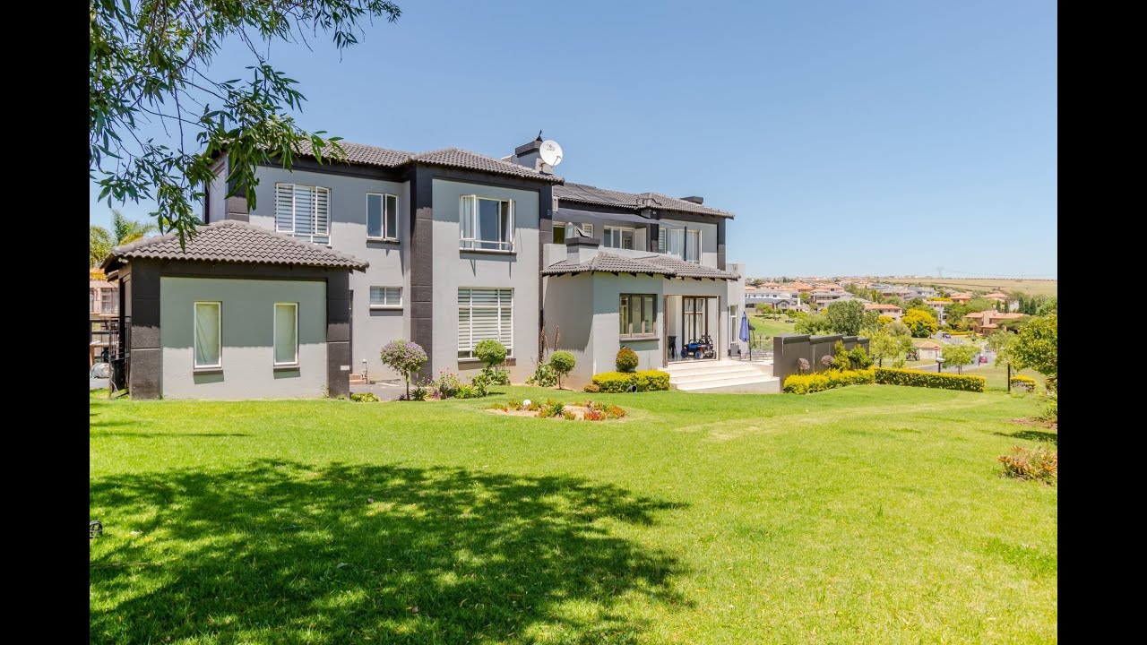 4 bedroom golf estate house for sale in Blue Valley Golf Estate | Pam Golding Properties