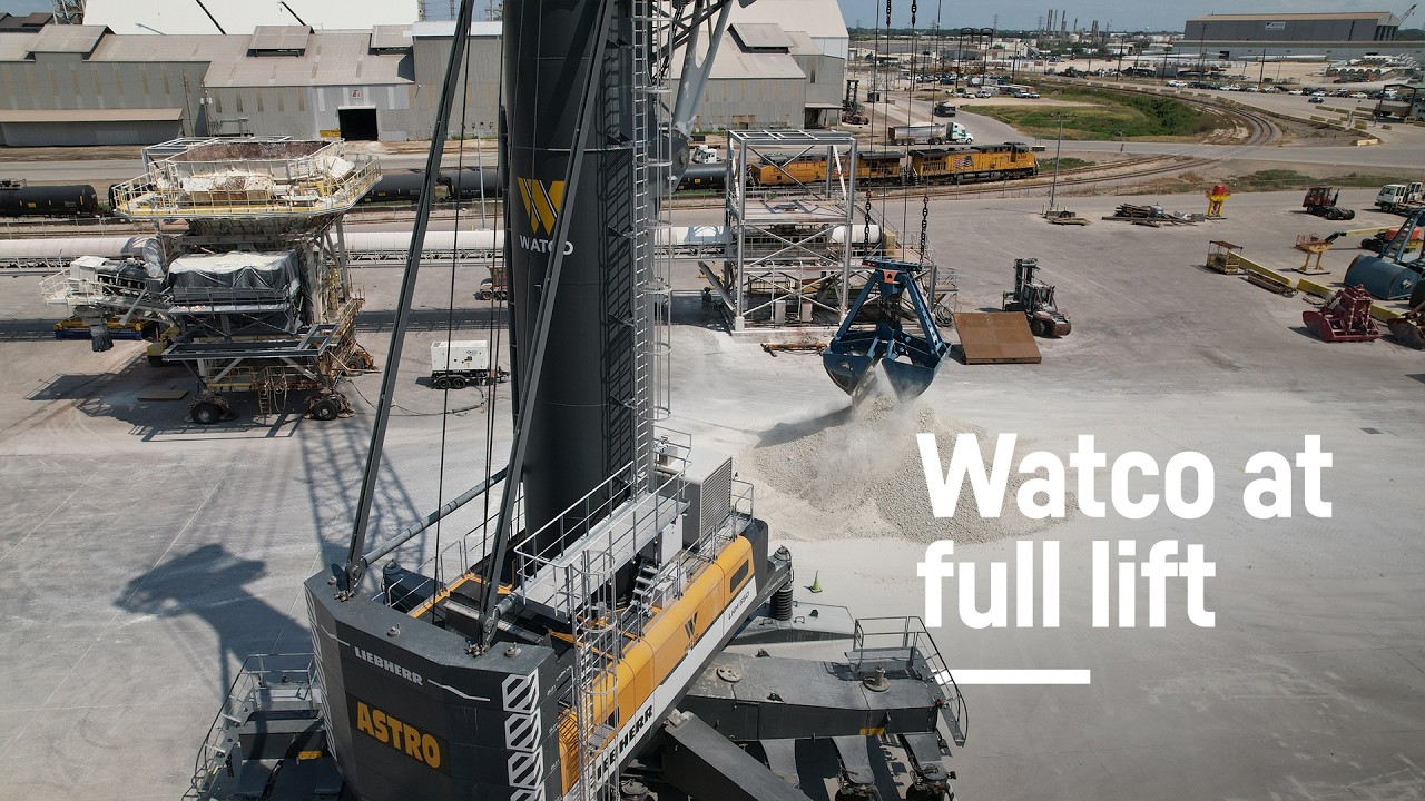 Reliable moves on the Gulf Coast – Our LHM 550 at Watco Greens Port | Liebherr