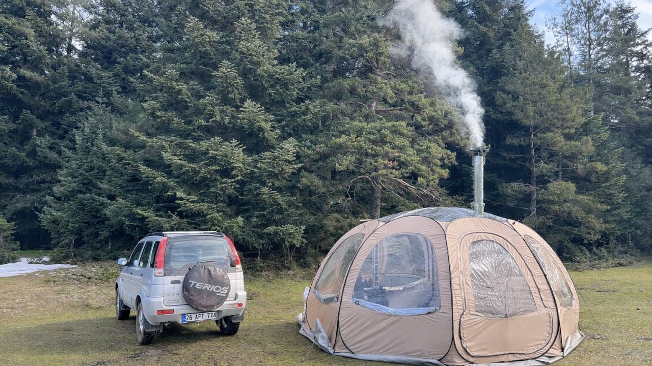 At Yaylasında Huzurlu Bir Kamp Günü 
