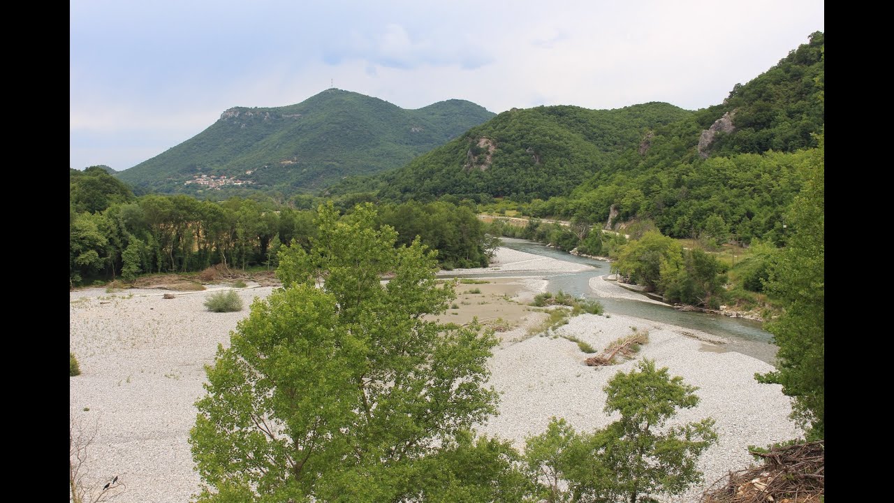 &Mu;&pi;&omicron;&upsilon;&rho;&alpha;&zeta;ά&nu;&iota; &Kappa;ό&nu;&iota;&tau;&sigma;&alpha;&sigmaf; /Bourazani, Konitsa, Greece