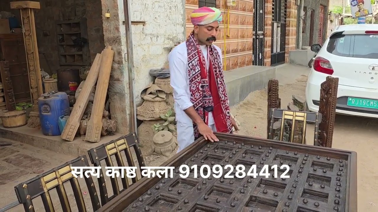 traditional vintage ancient antique style dinning gujrati door #vintage #antique #dinningtabledecor 