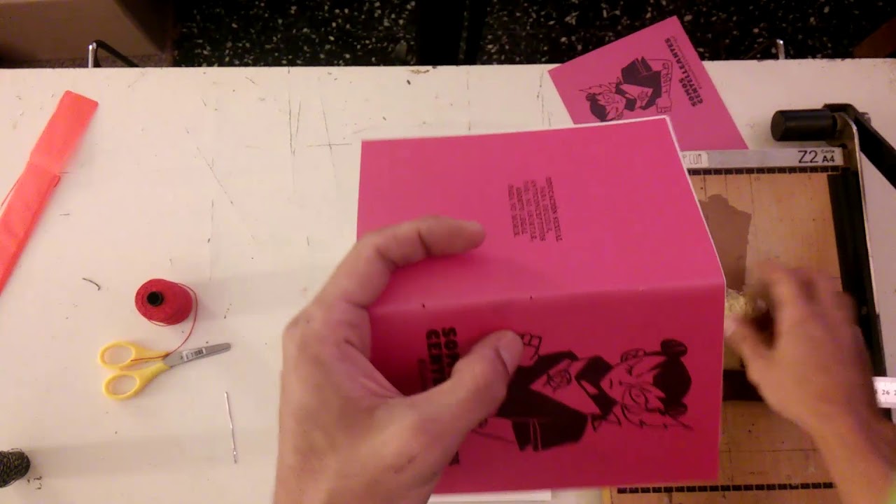 Cosiendo un fanzine