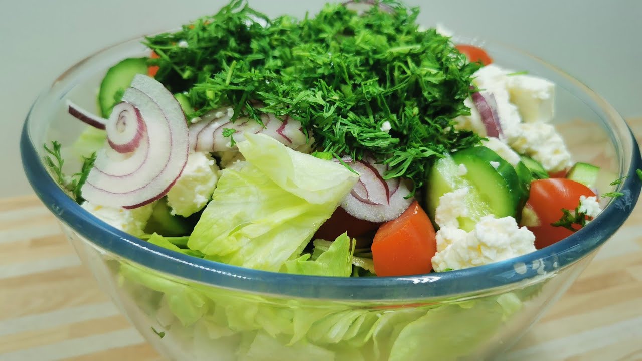 Eisbergsalat mit fantastischem Dressing 😋 sehr lecker!