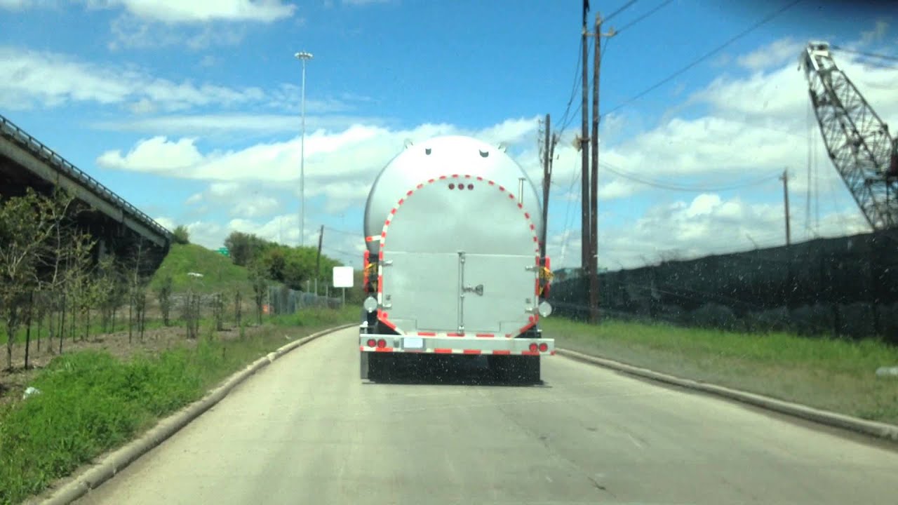 CAZGIR 23.3K CRYOGENIC TRAILER EXITING THE HARBOUR OF HOUSTON, TEXAS, USA