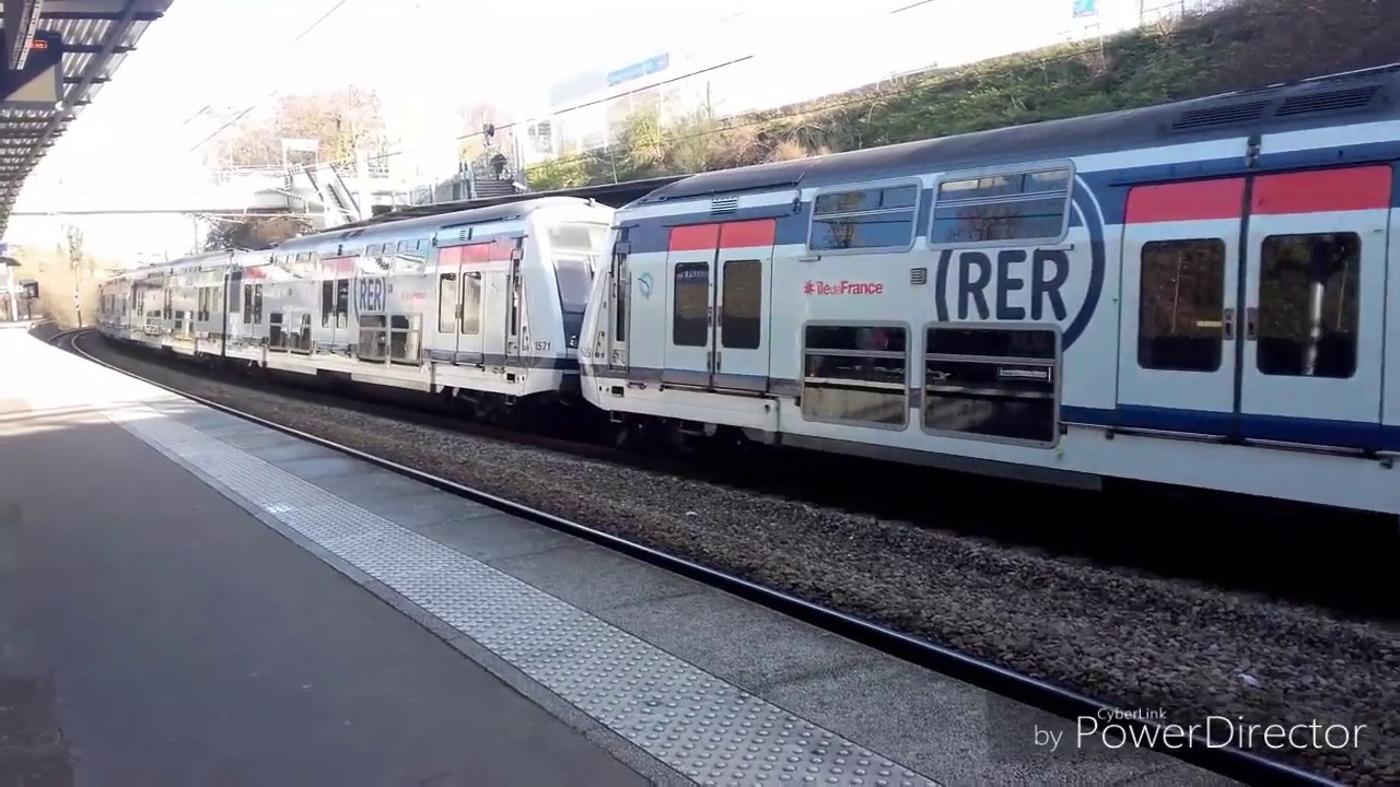 [ RER A ] Spot en Gare de Neuville–Université