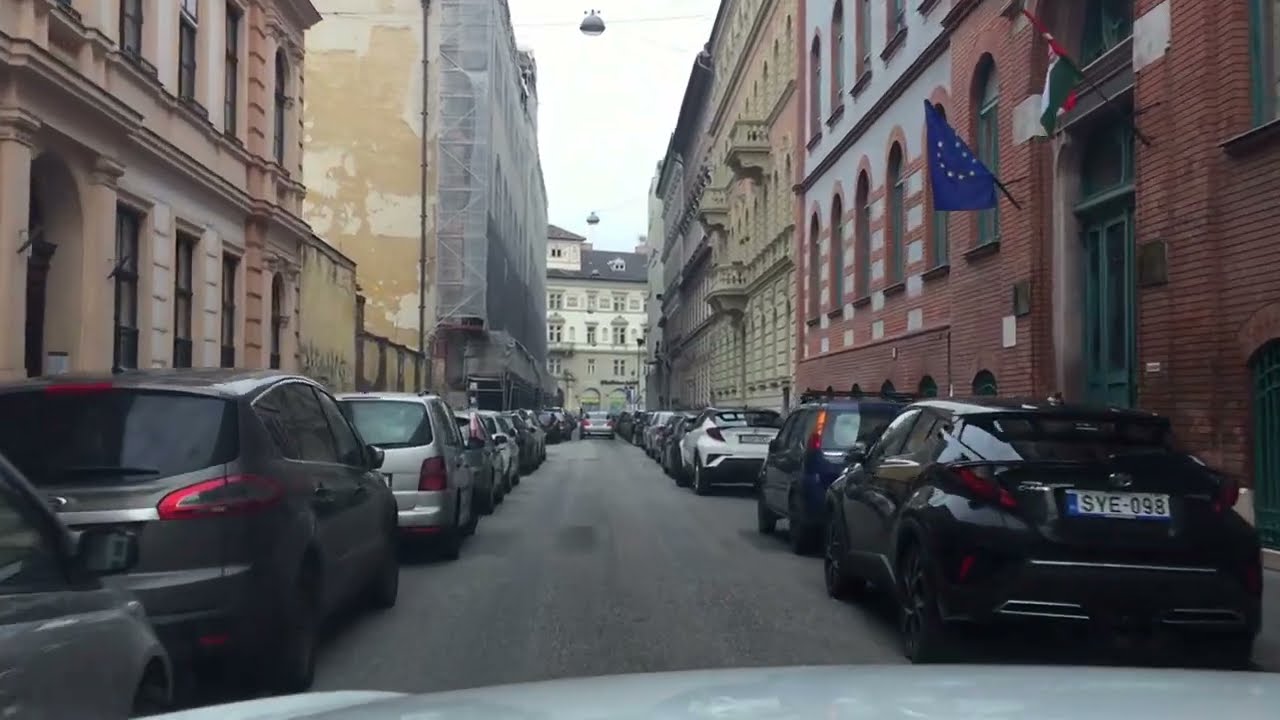 Driving in Budapest - Belső Ferencv&aacute;ros - R&aacute;day utca