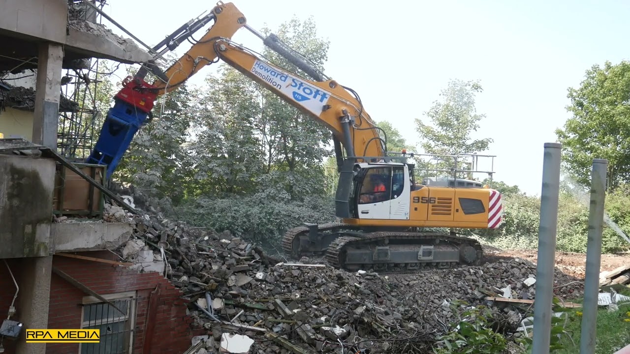 Liebherr R956 with TreviBenne muncher