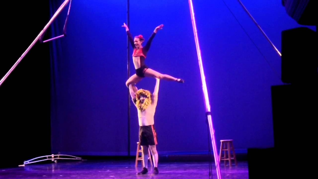 Partner Acro Act by Lauren Breuing & Ryan Freeze - SHOW Circus Studio First Night Northampton