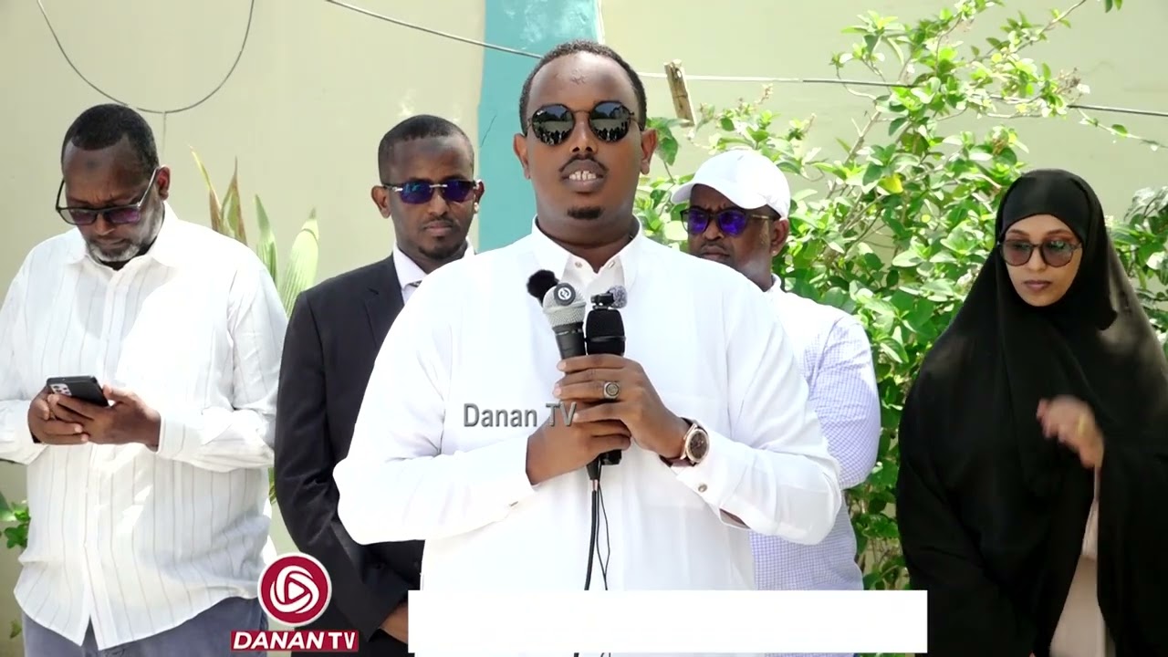 Koonfur-Galbeed waa Dowlad Dastuur leh shacabna leh .Xildhibaan Sharmaare kuulow.