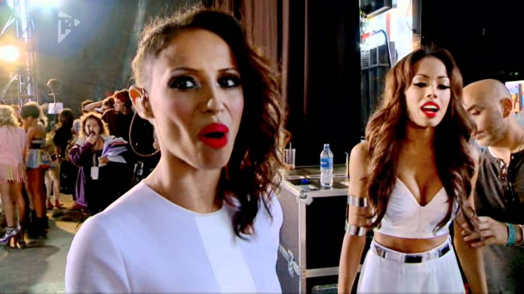 Sugababes Postcard from T4 On The Beach 4th Aug 2011