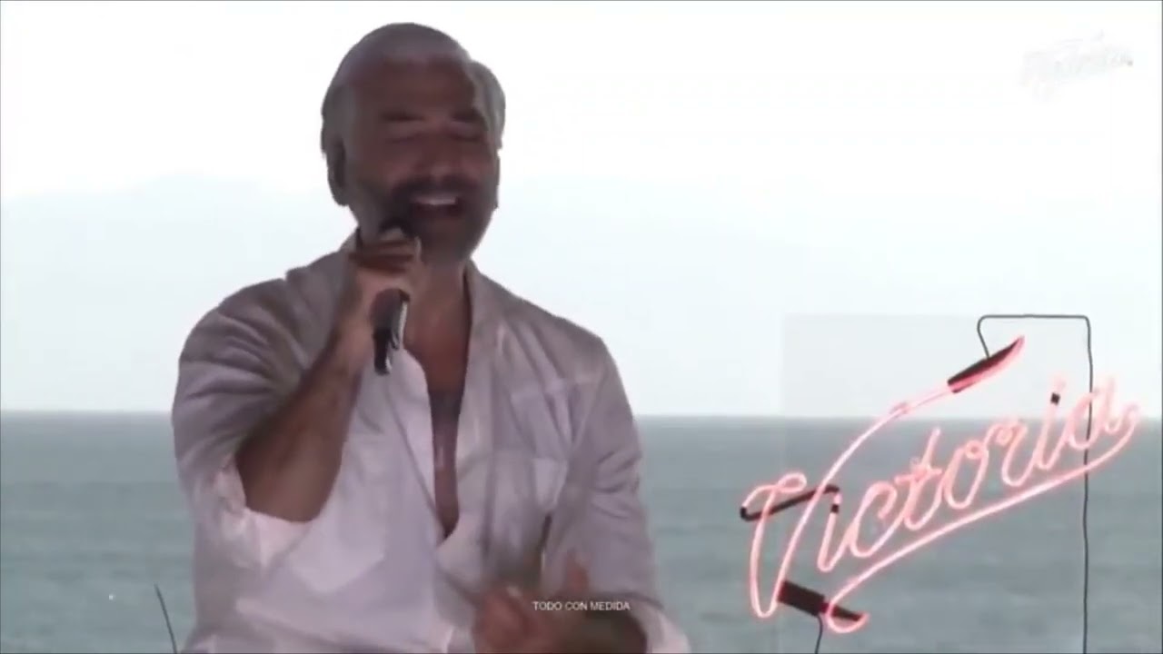 Alejandro Fern&aacute;ndez - Eso y m&aacute;s (En vivo)