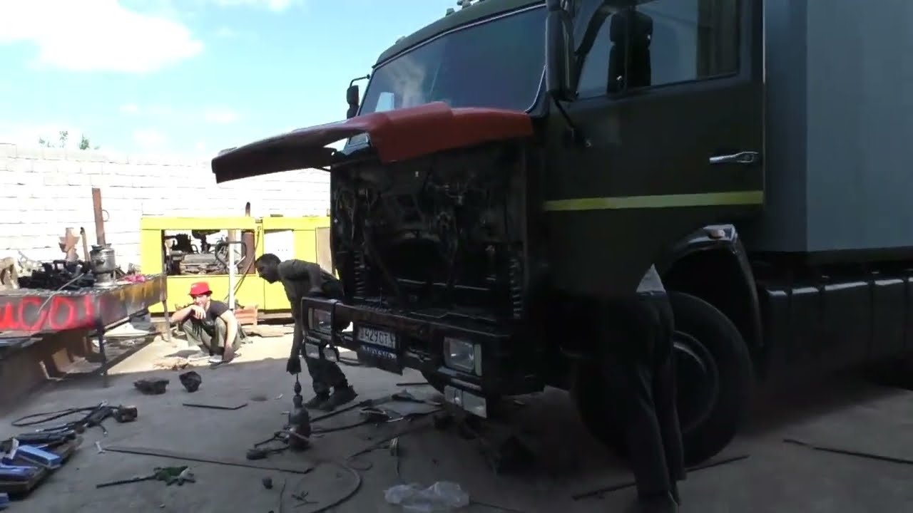 камаз 65117 снимаем подвеску кабины