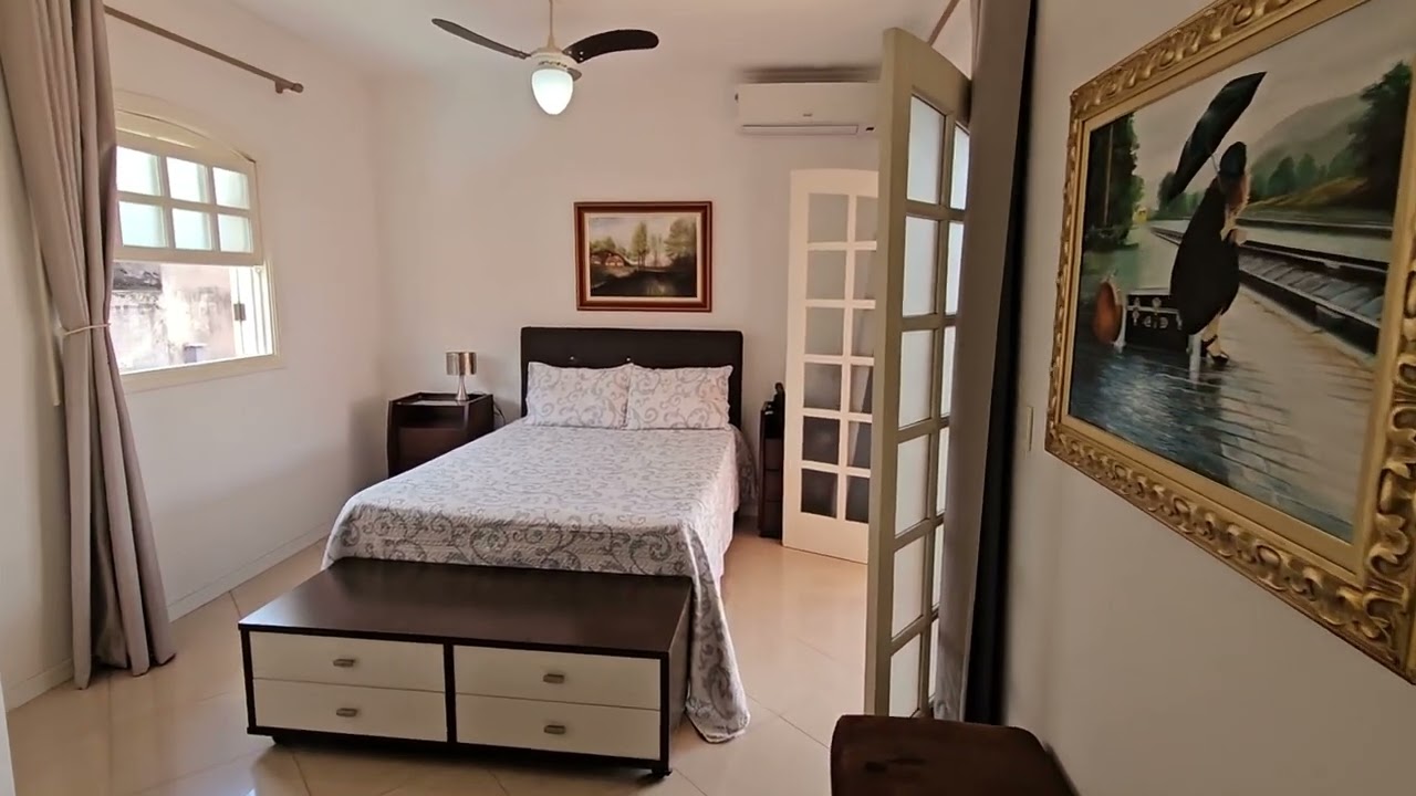 Sobrado com 03 quartos, suíte e piscina!