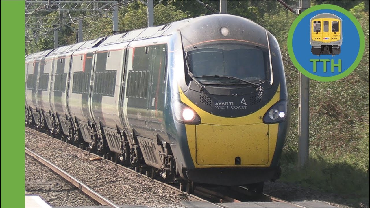 Trains at Tile Hill