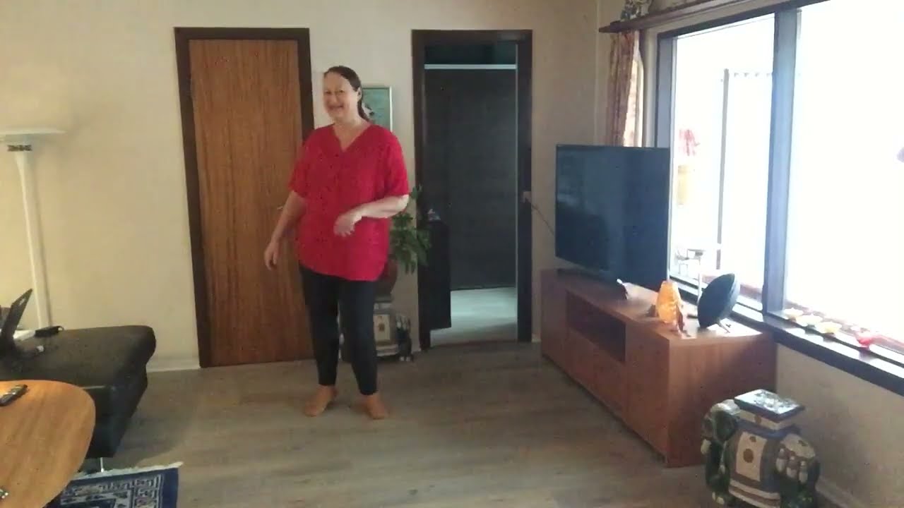 We Showed You The Door - Line Dance Teach (In danish)