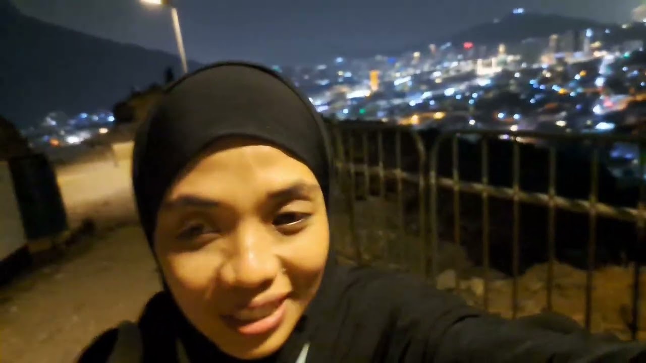 Gua Hira di waktu malam
