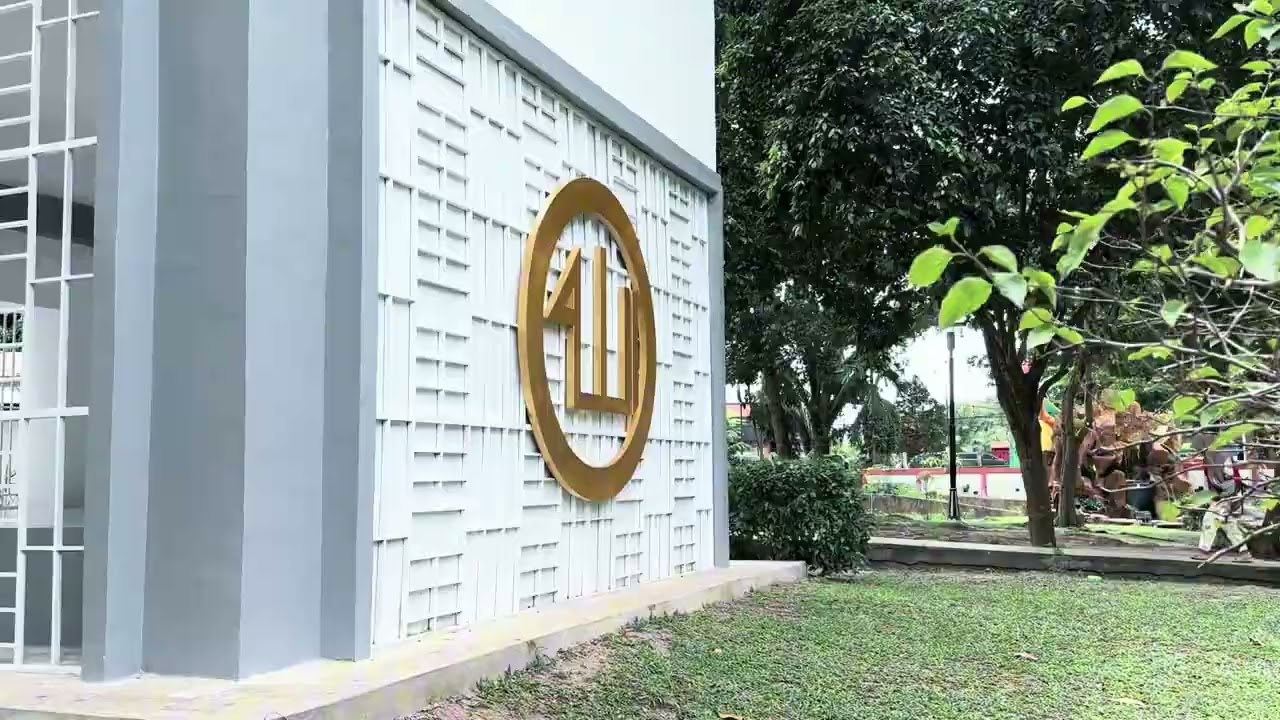 Tugas sastra inggris Fathonah dan Zahwani kelas XII IPA 1 di Taman remaja