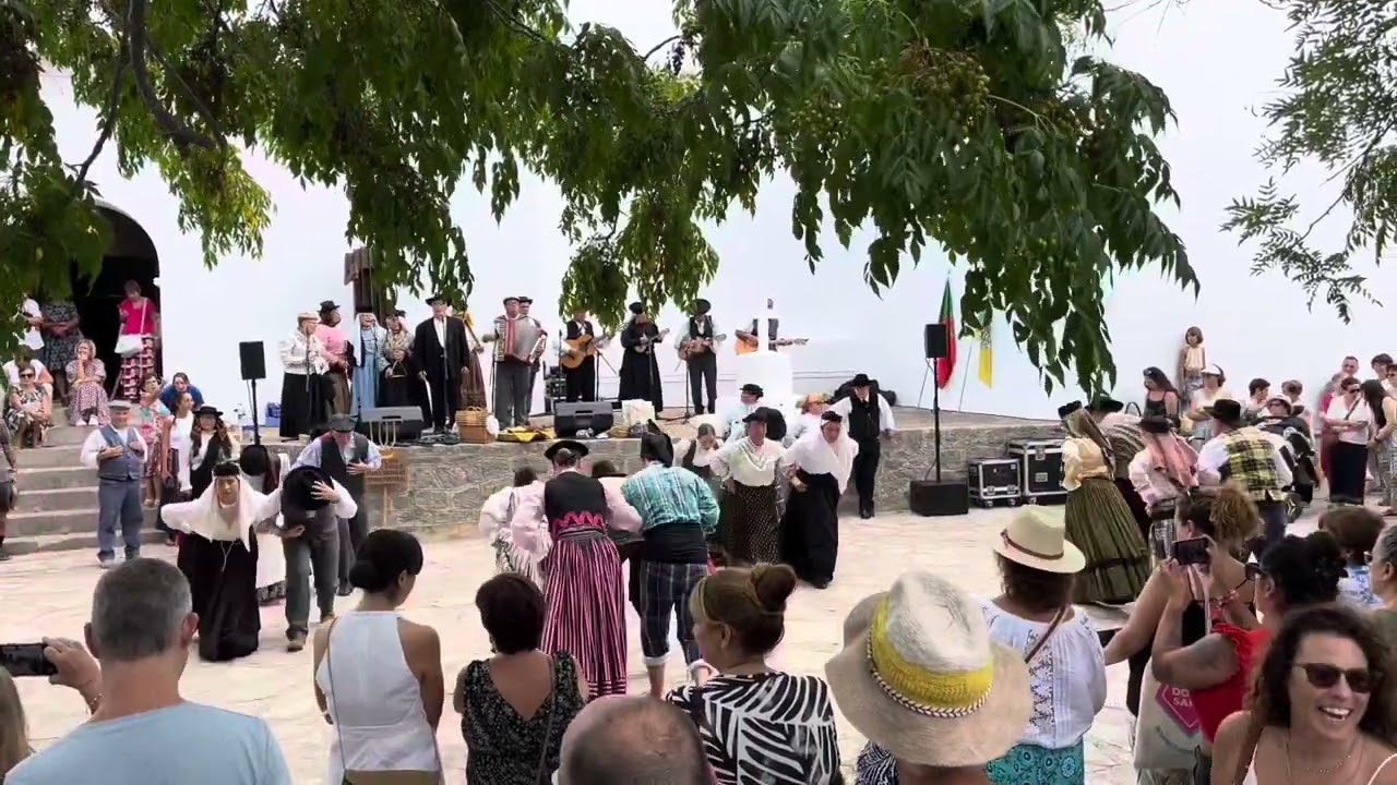 Grup folkcloric de Portugal en Sant Joan De Labritja Eivissa. Baile tradicional folcl&oacute;rico Portugal