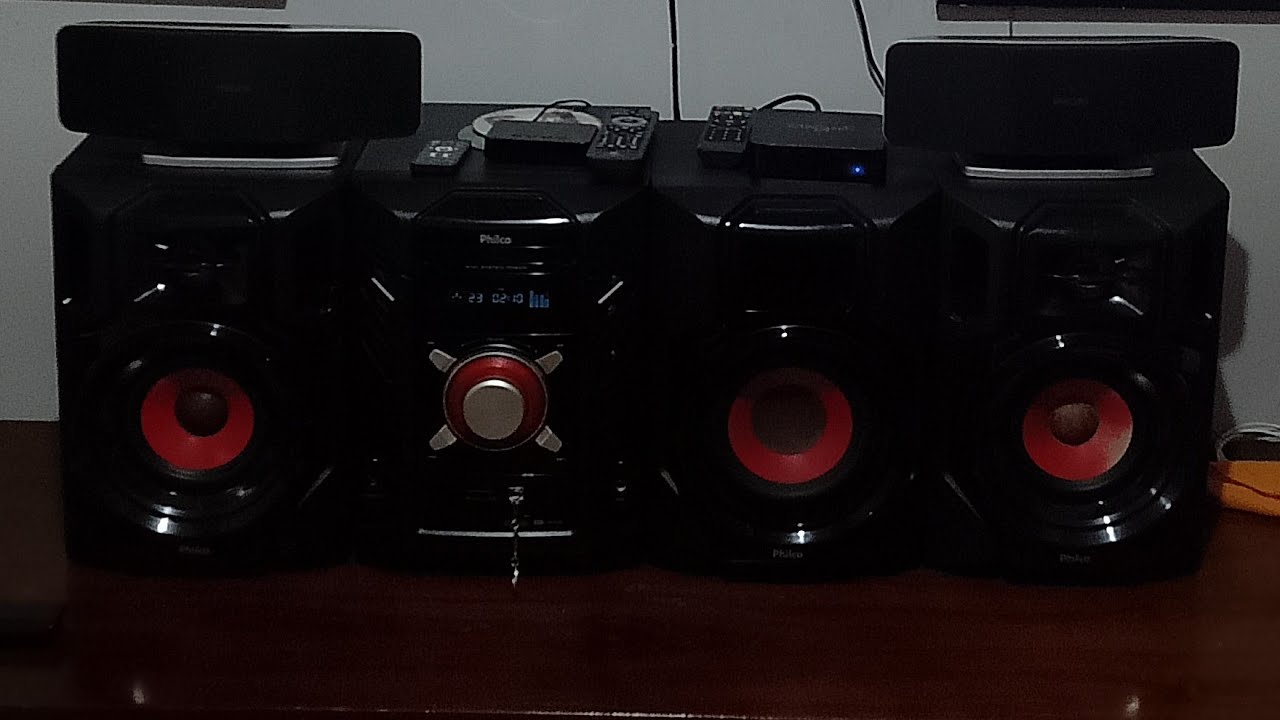 Mini system da Philco tocando os anos 80 