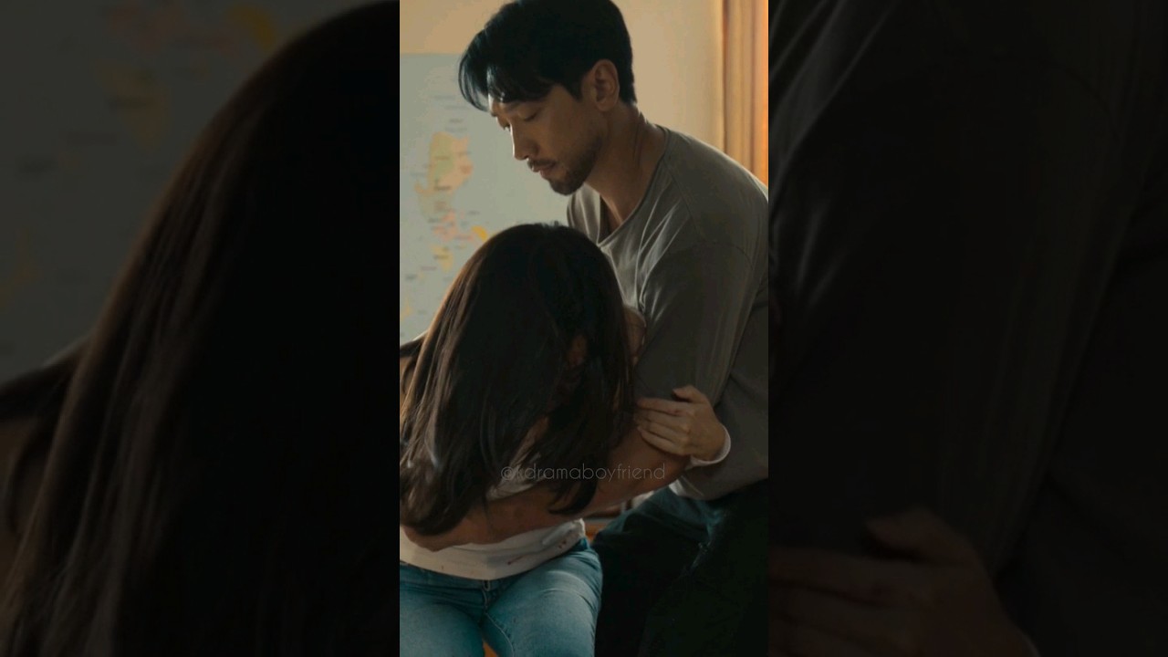 The way he helped her 😍 #shorts #kdrama #jungjihoon #rain #kimhaneul #redswan