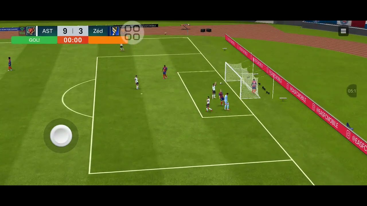 Jogando aquele fifinha.