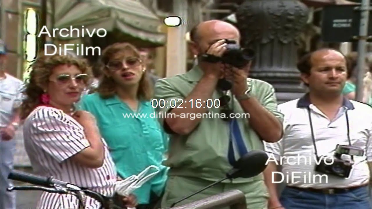 Ciudad de Roma - Palacio de Venezia - Turistas - Coches - Calles 1992