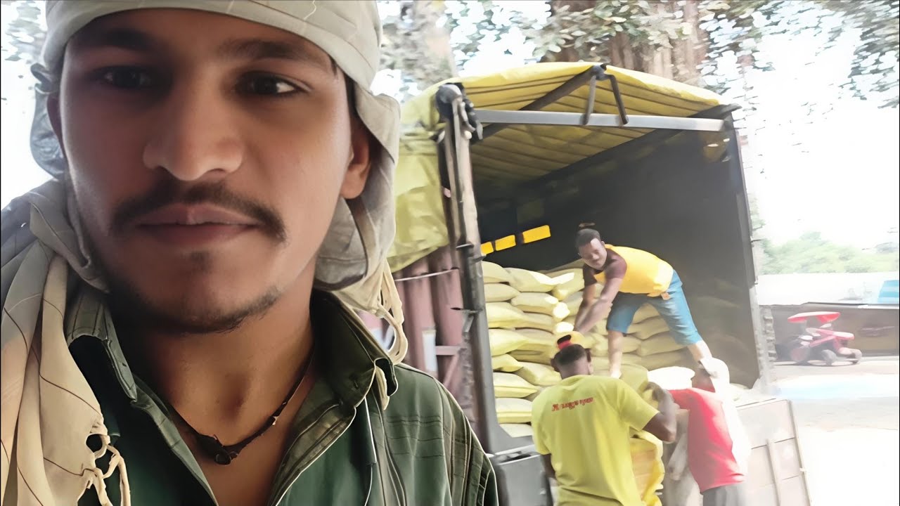 “🫵 Mirzapur का सीमेंट ! 5000 बोरी देखकर गांव हिल गया 😎🔥” 