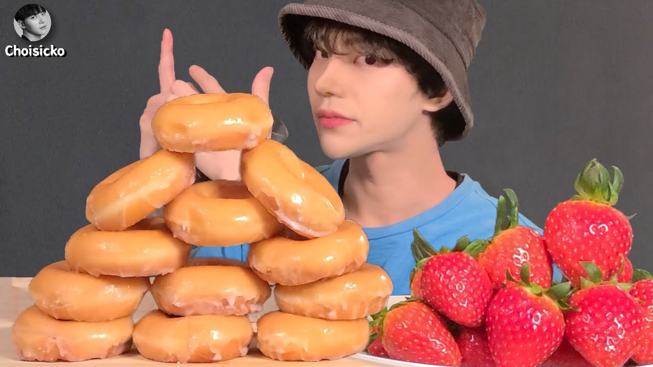 SUB)크리스피도넛 딸기 먹방 MUKBANG ASMR 오리지널 글레이즈드 크리스피크림 과일 디저트 Strawberry Dessert ドーナツ Korean eating show