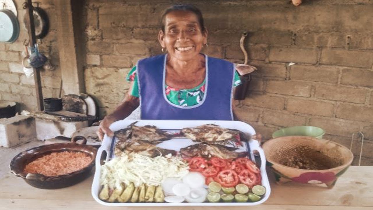 Cocinando Unas Sabrosas MOJARRAS FRITAS Y SALSA DE MOLCAJETE | DOÑA LUPITA