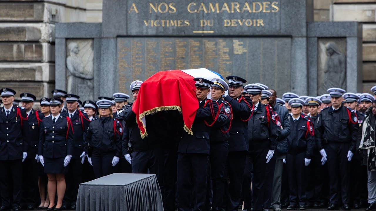 Hommage aux victimes de l'attaque du 3 octobre, Préfecture de Police de Paris