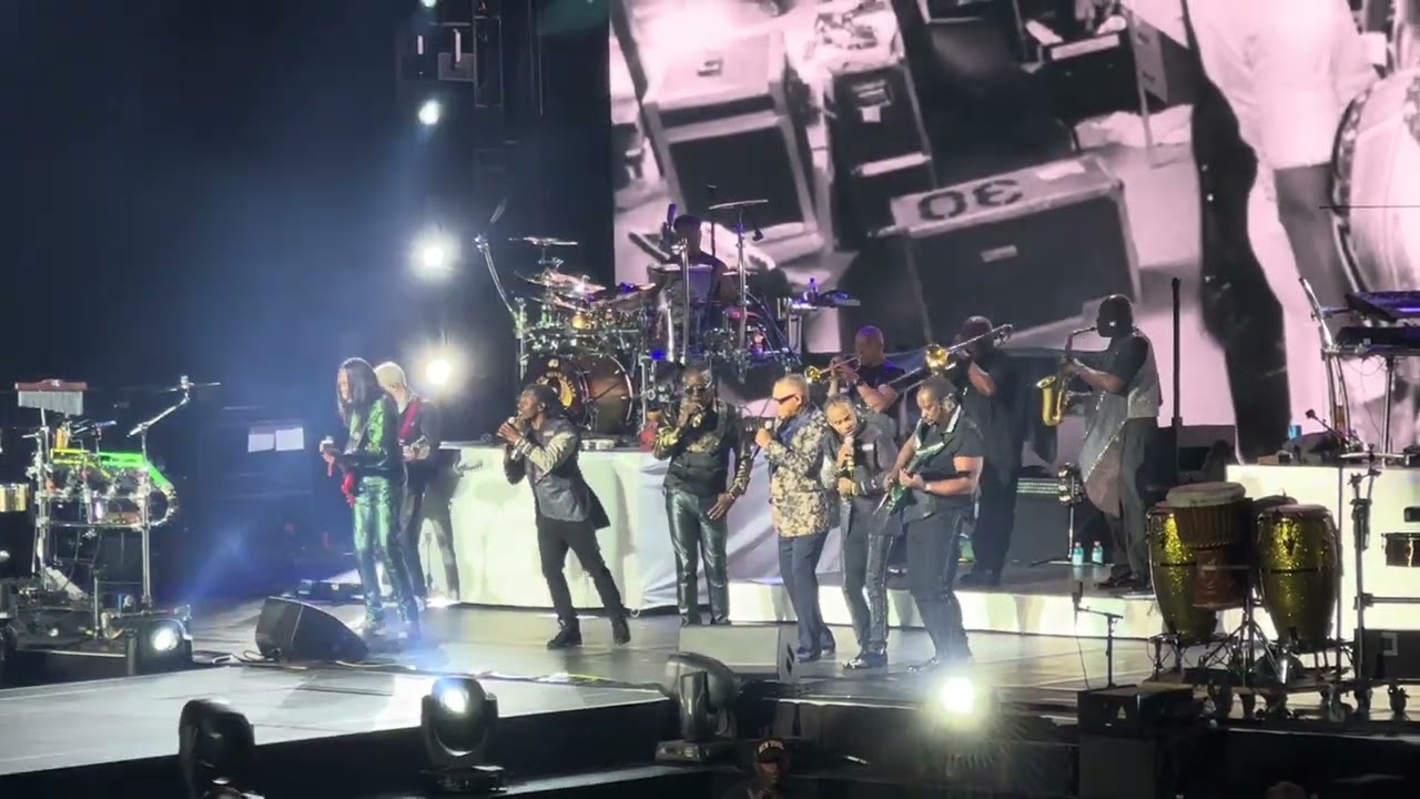 Earth Wind & Fire - That's the Way of the World - Live New York City 8/14/23