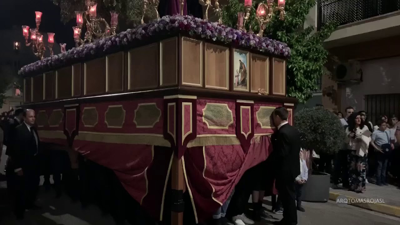 Hermandad del Amor (Olivo), frente a Capilla Santa Ángela de la Cruz. Domingo de Ramos Écija 2019