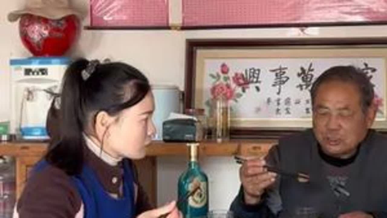 你们小时候有没有被抱人家去当小孩 我一直都以为我抱给两家，今天我才知道原来我抱了三家，只是最后一家没抱成，因为抱来抱去，这些年打心里怨父母，家里三个女儿就多一个，随时间推移我经常劝自己不去在意，...