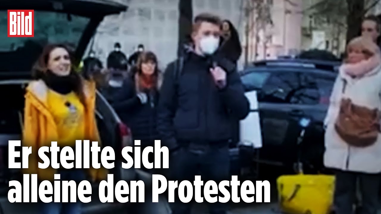 Corona-Proteste: Er informiert Impfgegner über freie Impfplätze | Karlsruhe